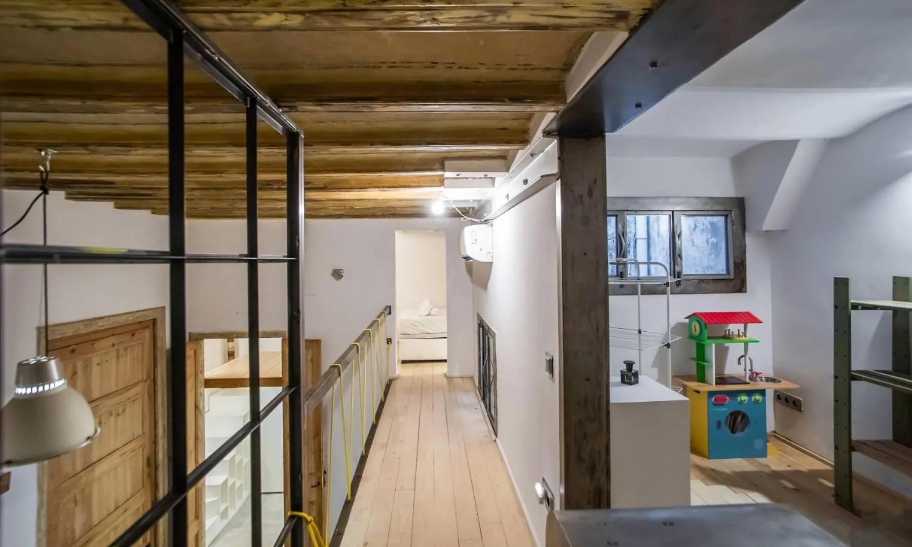 P2Amp1057 - Magnific 3Br Apartment In The Ghotic Barcelona 0*,  Spain