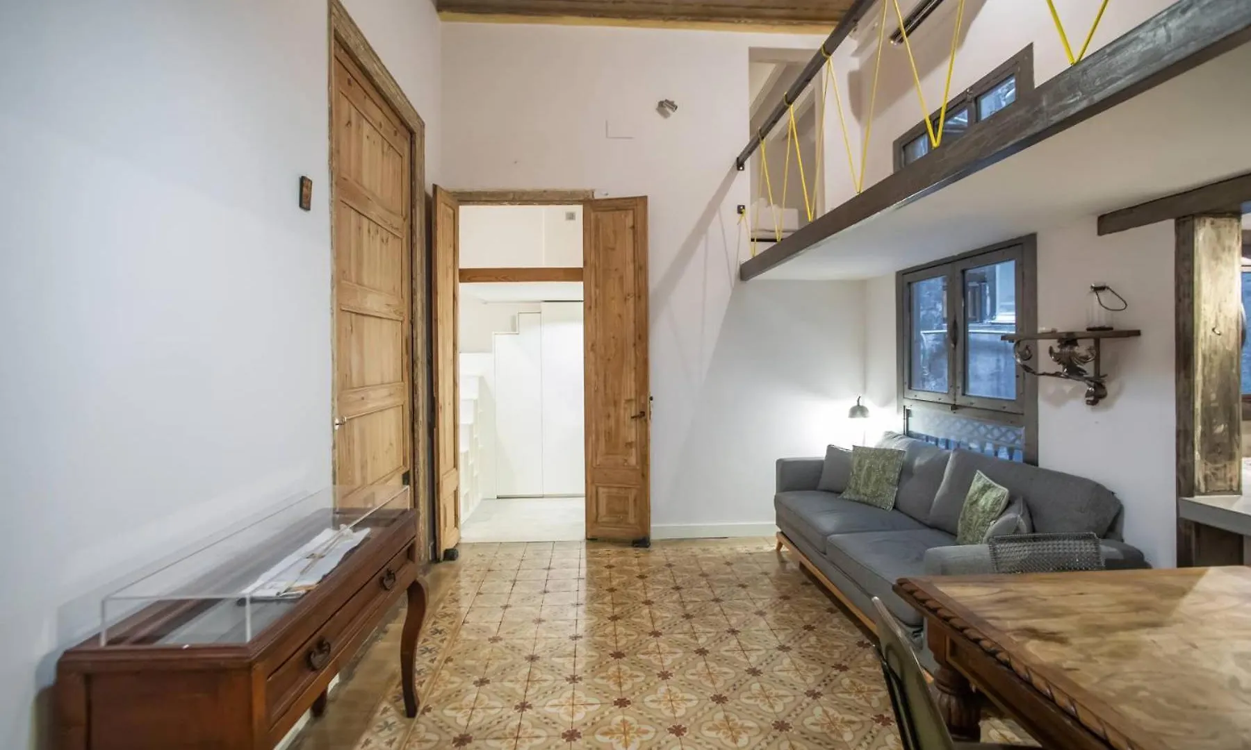 P2Amp1057 - Magnific 3Br Apartment In The Ghotic Barcelona