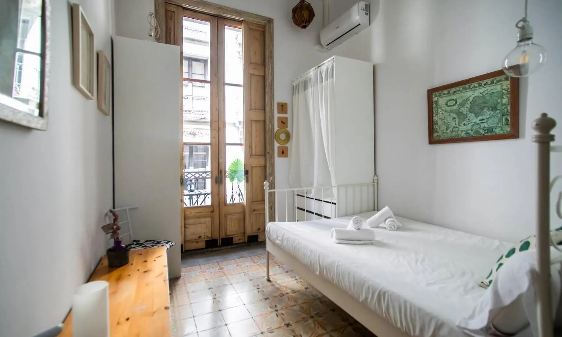 P2Amp1057 - Magnific 3Br Apartment In The Ghotic Barcelona Spain